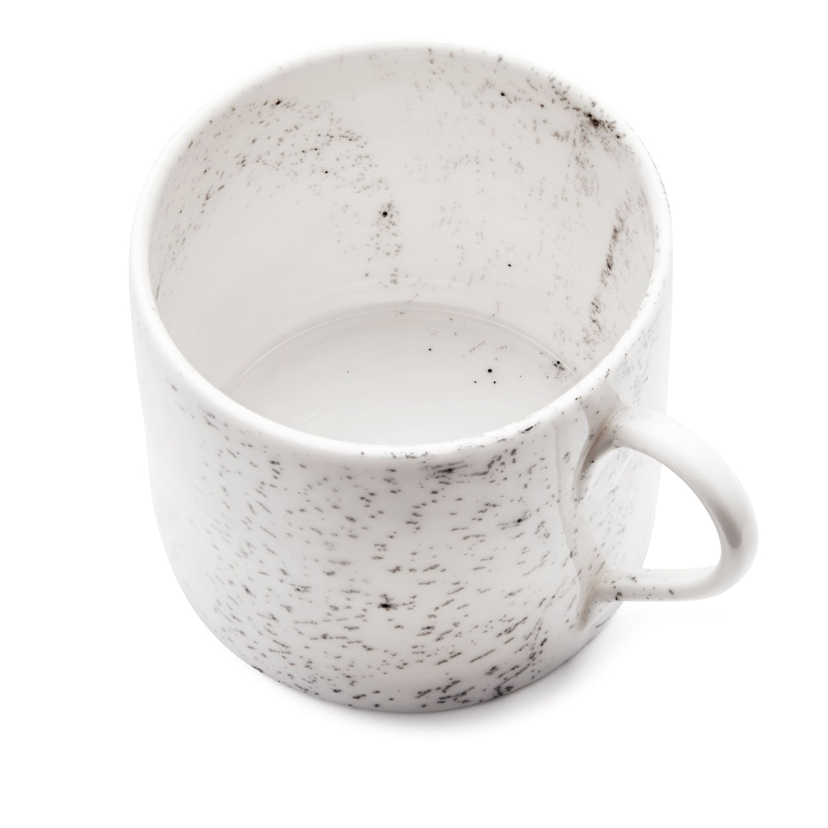 Ansicht von oben in die marmorierte Kaffeetasse von Laurin Schaub