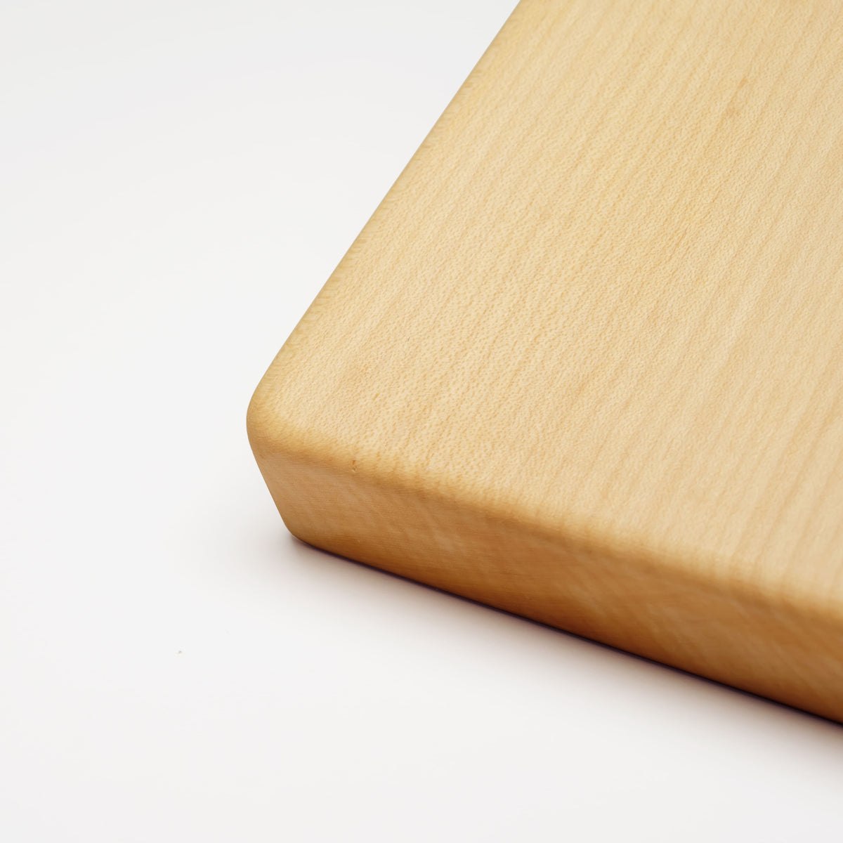 mood: Detailaufnahme der Holzmaserung des grossen Schneidbrett aus Ahorn