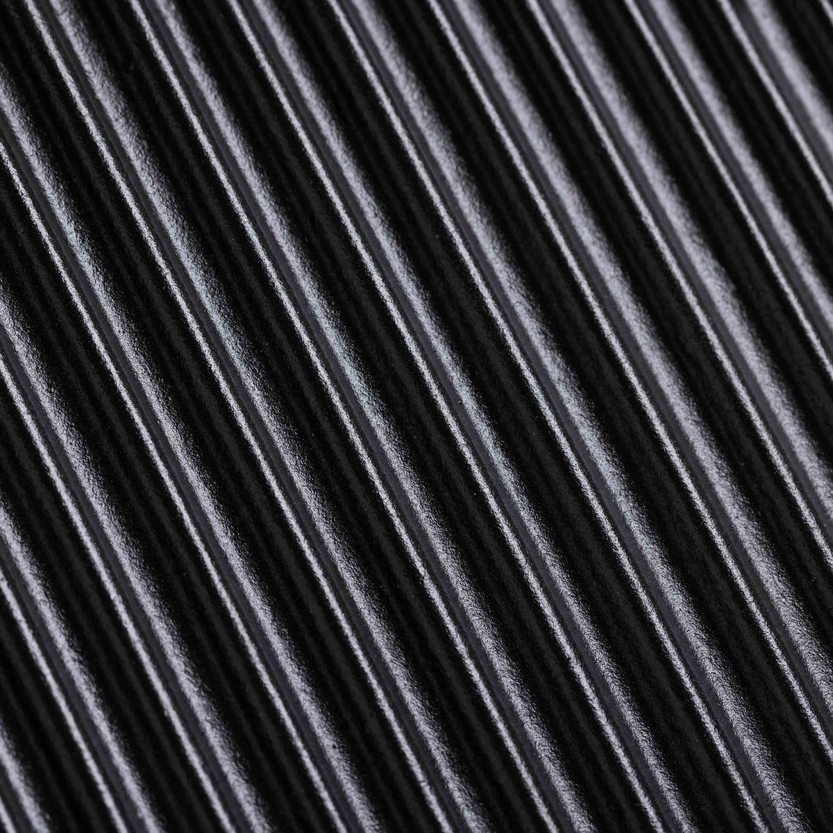 mood: Detailaufnahme der Grill-Rillen der kleinen Grillpfanne aus Gusseisen