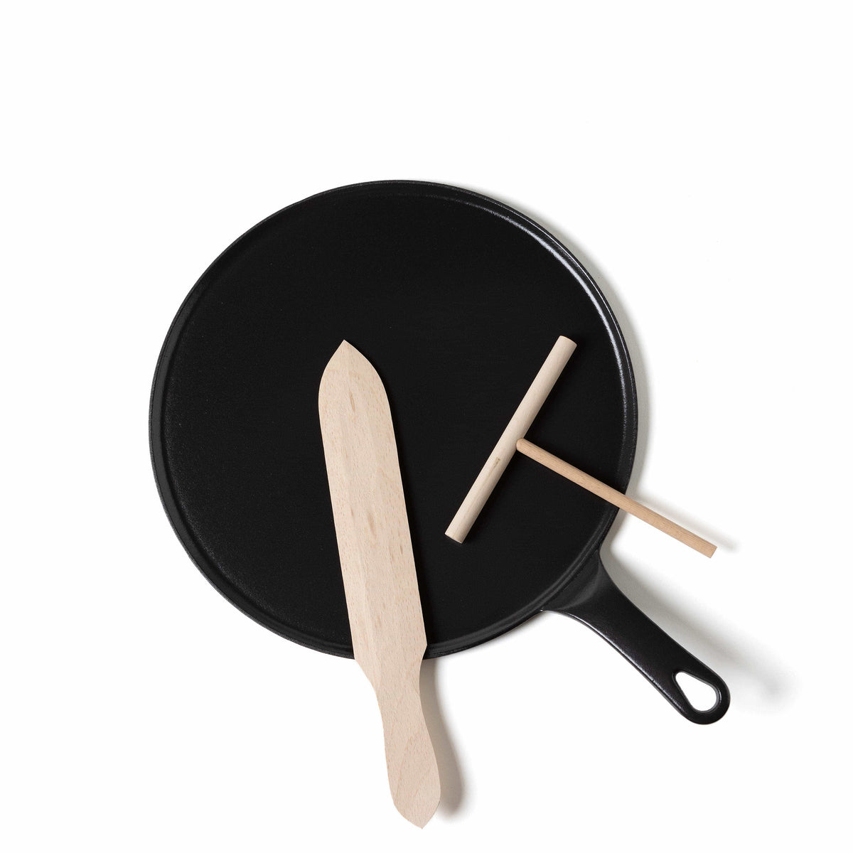 Crepes-Pfanne aus Gusseisen mit Griff und Holzwerkzeug von Invicta aus Frankreich